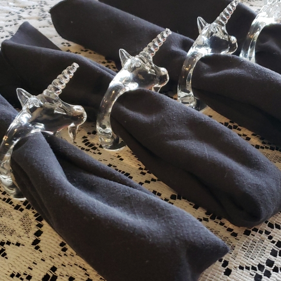 Unicorn Napkin Holders with Black Napkins. - Picture 6 of 7